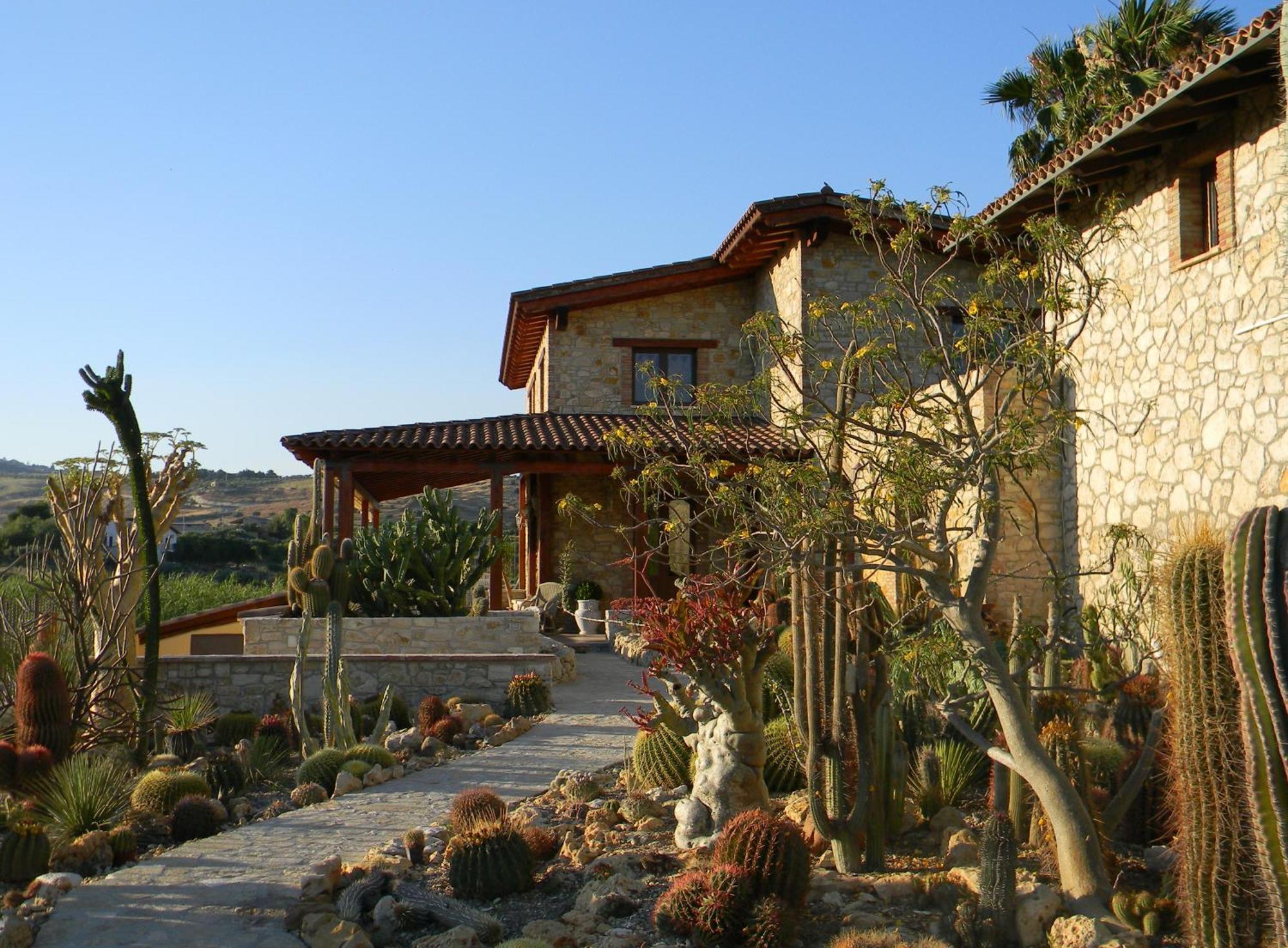 Relais Garden Cactus Pension Favara Buitenkant foto