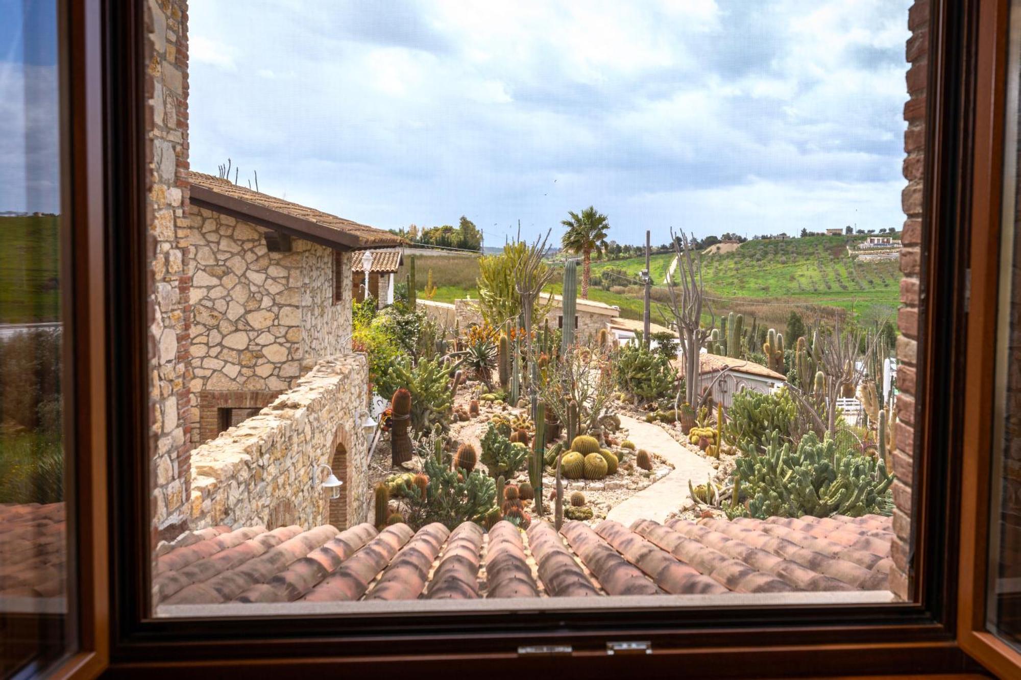Relais Garden Cactus Pension Favara Buitenkant foto